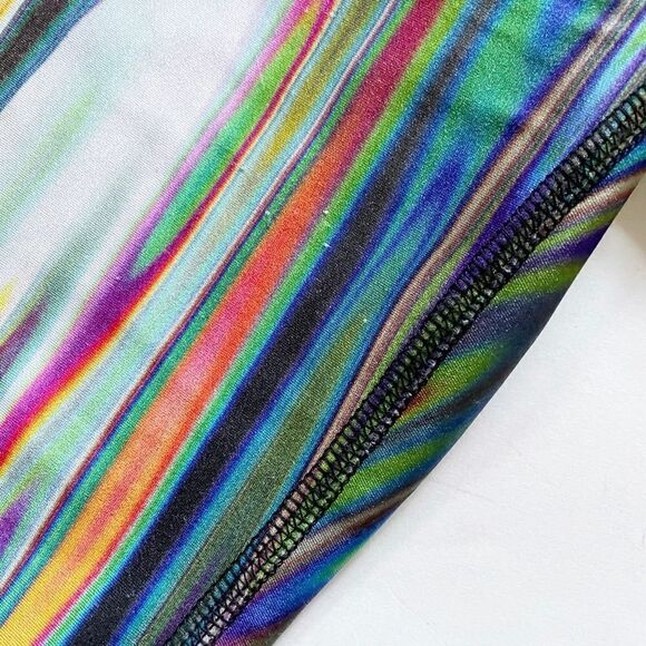 Terez Performance Leggings Watercolor Stripes Size X-Small Crop - Picture 6 of 14